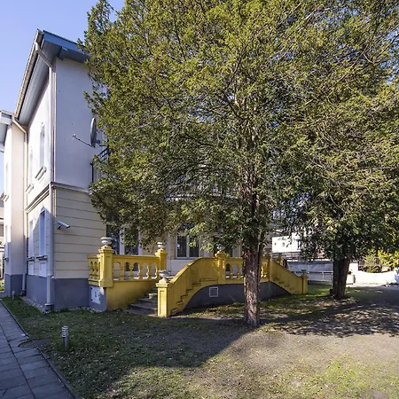 Апартаменты Secret Garden 150 M From The By Renters *